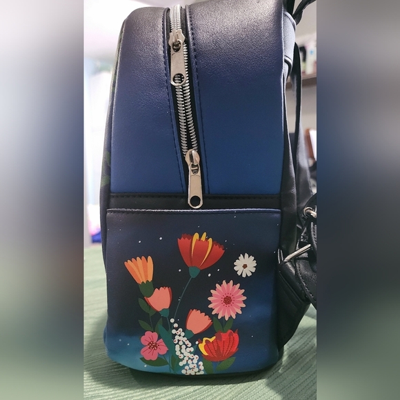 EUC Peter Pan Loungefly Backpack and Wallet - Picture 8 of 9